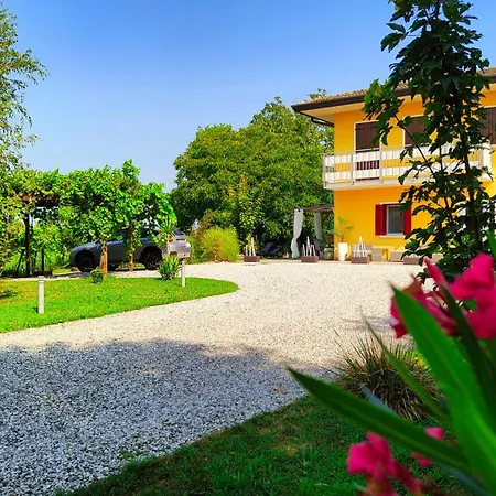 Yard 151 Apartment