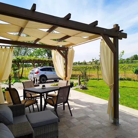 Apartman Yard 151 *