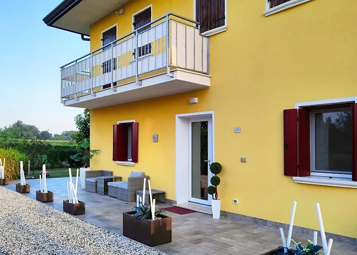 Yard 151 Apartment *