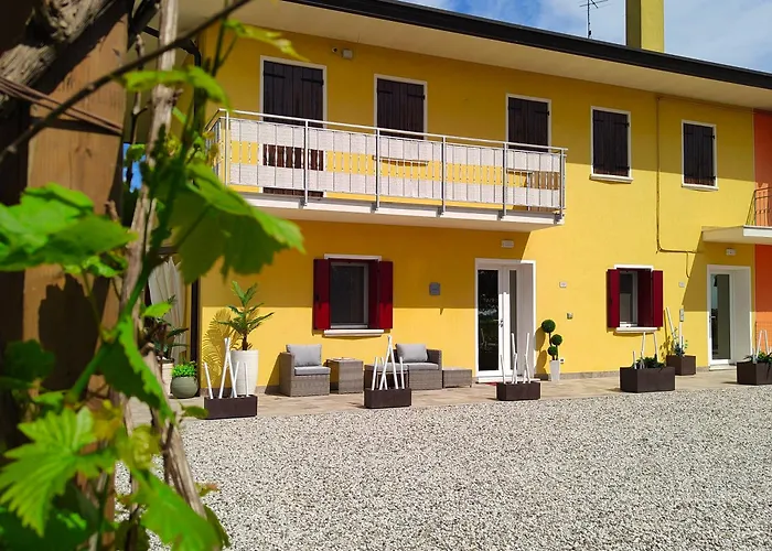 Yard 151 Apartment